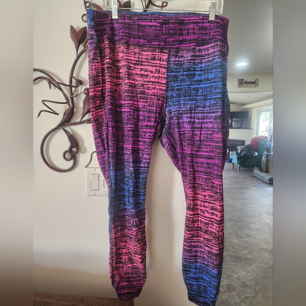 Danskin leggings.   2x. 18-20w